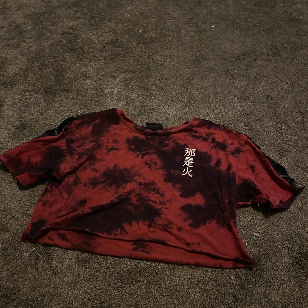 cropped black and red tie dye shirt